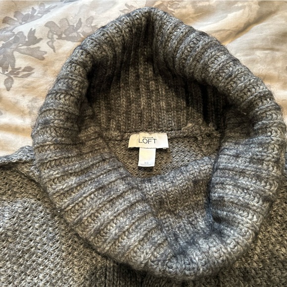 Ann Taylor Loft grey cowl neck sweater - Picture 4 of 8